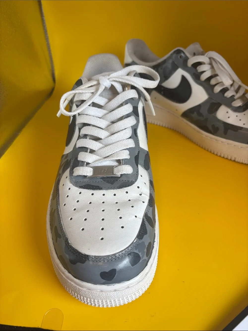 Nike Air Mens Low-Top Sneakers - White & Gray Camo. Men size 10
